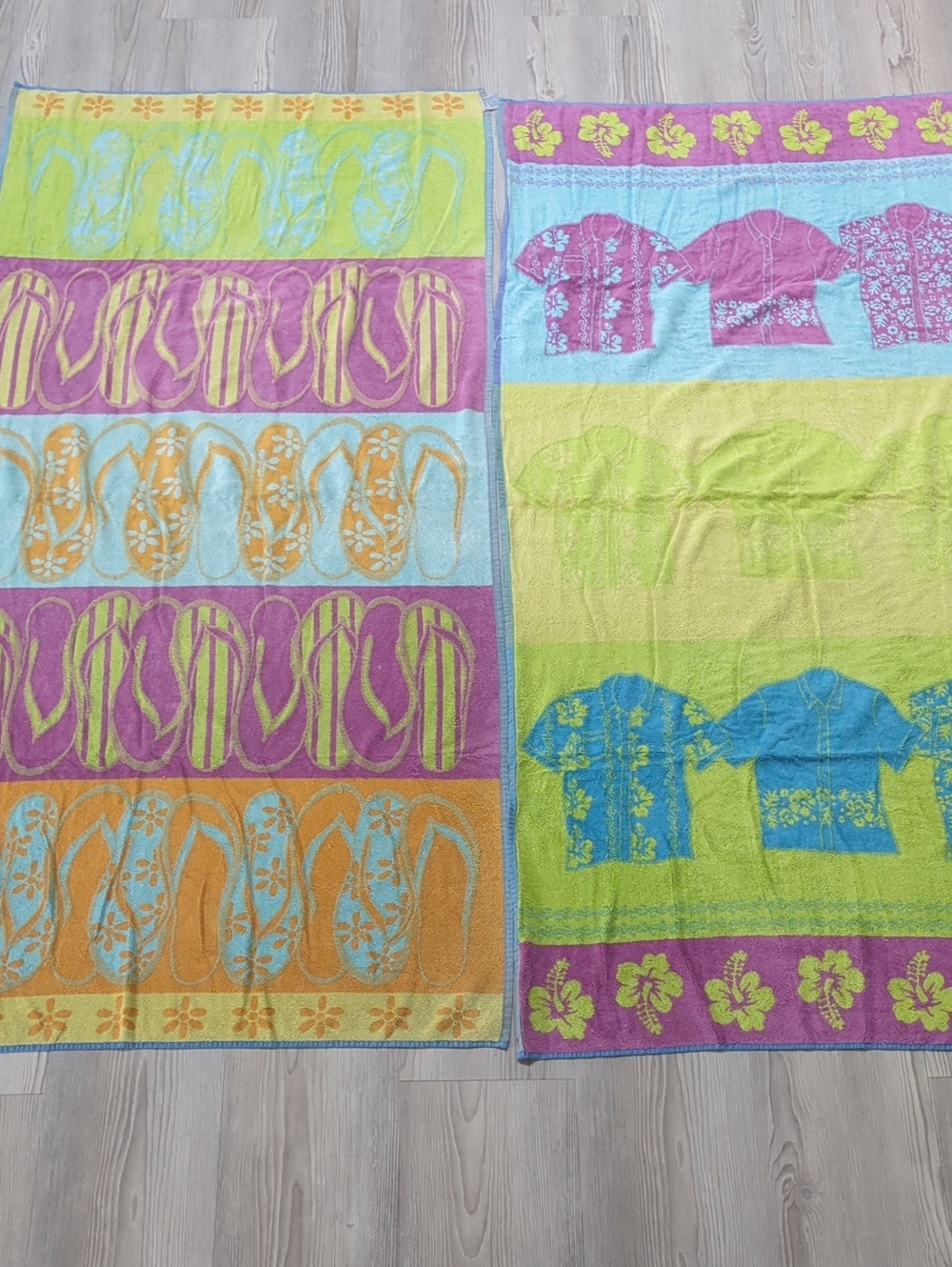 TEKA Set of 2 Cotton Beach Towels 33x69 Tropical Flip Flops Hawaiian Reversible